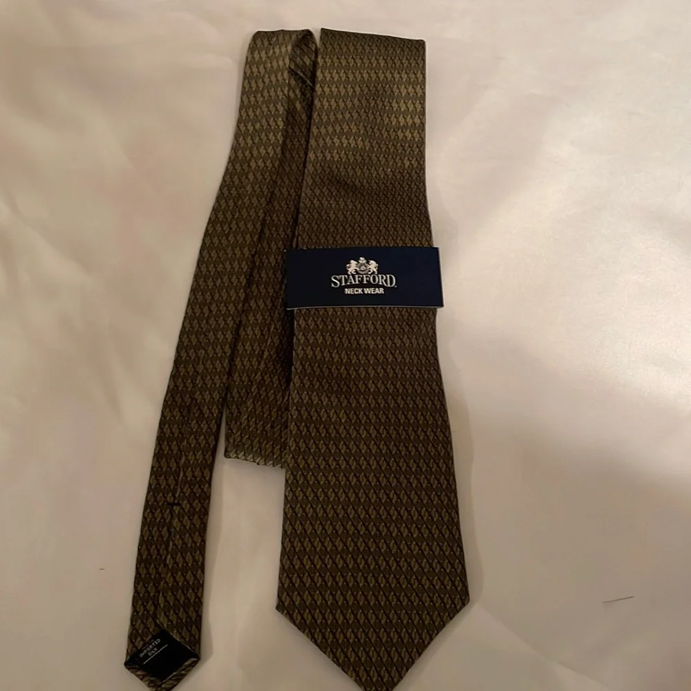 Stafford Mens Necktie‎ NWT Olive Green pattern Silk Tie Neckwear